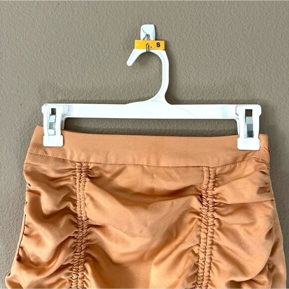 Superdown Xio Ruched Mini Skirt - Picture 6 of 9